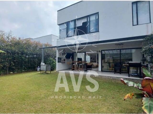 Venta en Cerca Al Pueblo - Retiro