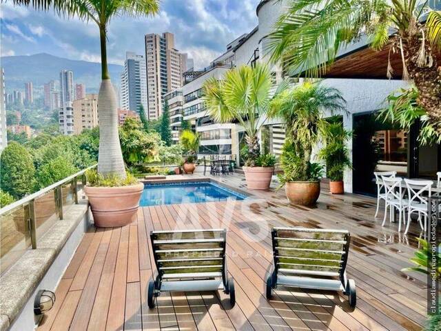 Venta en Poblado por la inferior. - Medellín