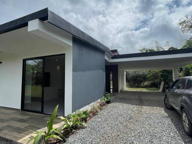 Casa para Venta en La Ceja - 4