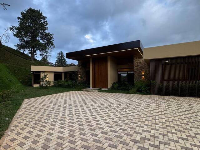 Venta en Vía san Antonio La Ceja - Rionegro