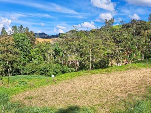Venta en Cerca Al Pueblo - Retiro