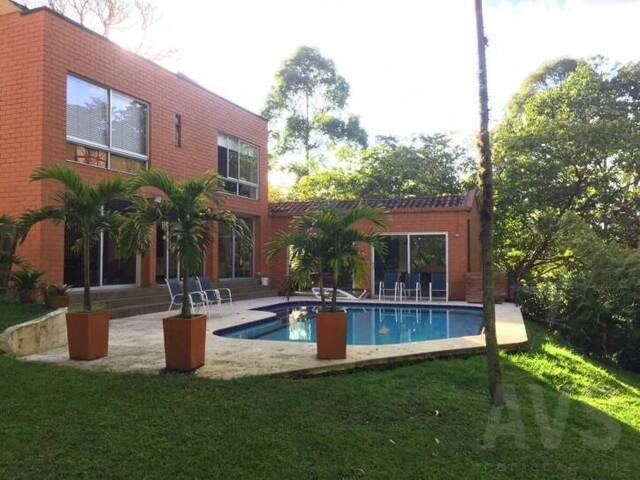 #835 - Casa para Venta en Medellín - ANT - 1